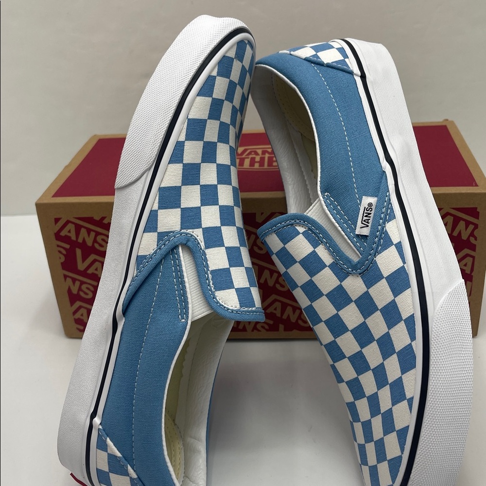 Vans •WMNS Classic Slip-On
Color Theory Checkerboard Heritage Blue
VN000D6BE2W - Picture 11 of 16